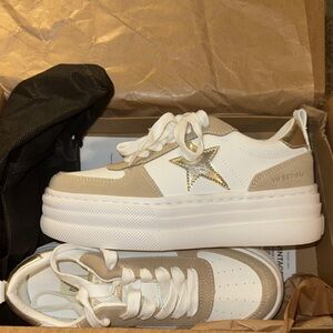 Vintage Havana White and Tan Star Sneakers